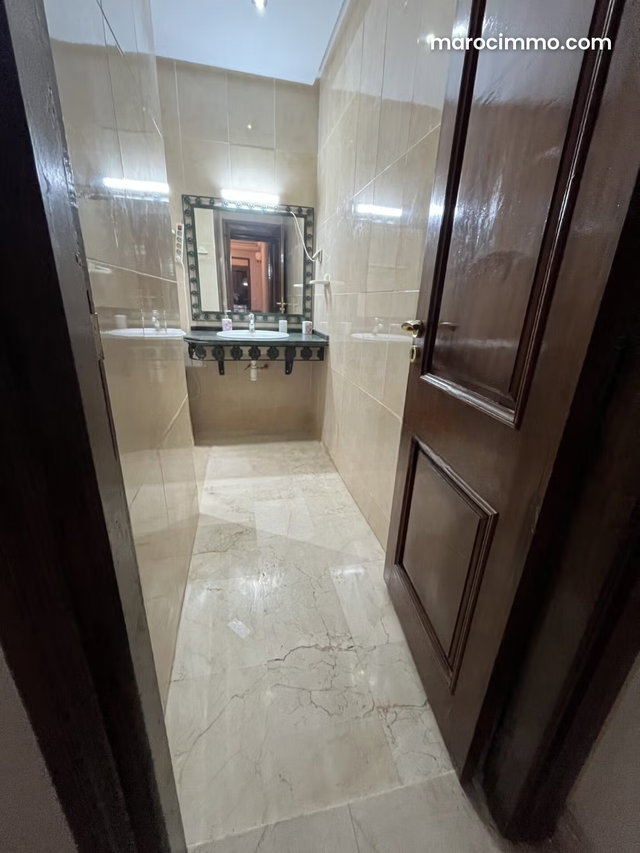 Marrakech – Renovatable Apartment on Top Floor with Pool – Hivernage Quarter near Menara Mall — 5