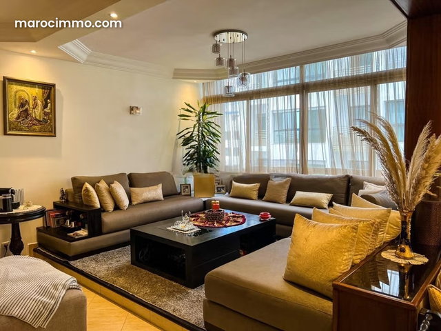 Beautiful Bright Apartment for Sale — 5
