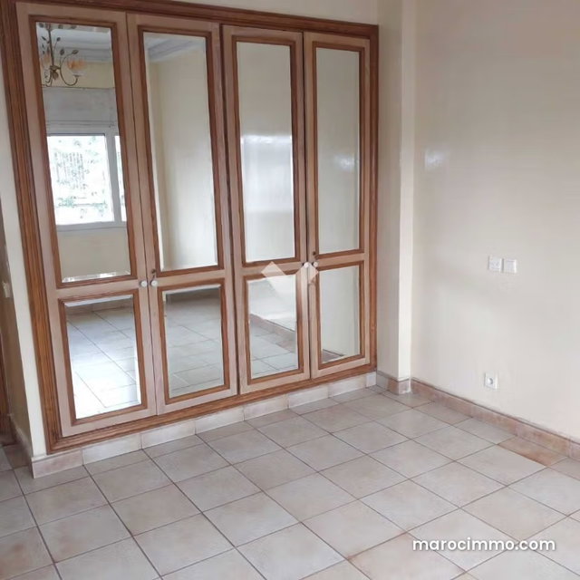 Appartement à Vendre de 207.0 m² à Casablanca, Quartier De Parc Et Place — 3
