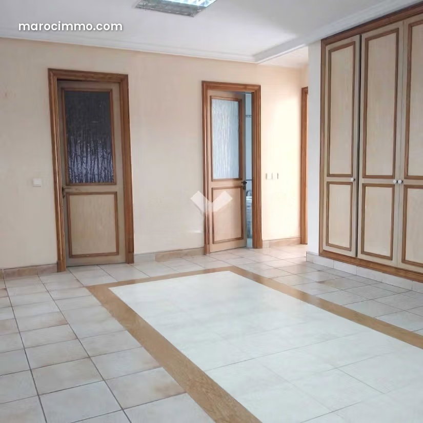 Spacious 207 sqm apartment for sale in Sidi Belyout, Casablanca — Casablanca