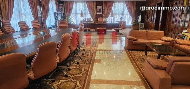 Showroom en plein Bld Chefchaouni de 500 m2 250 m2 de bureaux a la location idéal pour un concessionnaire de voiture ou autres — 2