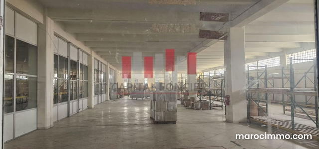 Exclusivité Unité industrielle de 5.700 m2 en étage avec 2 montes charges a la location idéal pour activité de production ou stockage — Casablanca