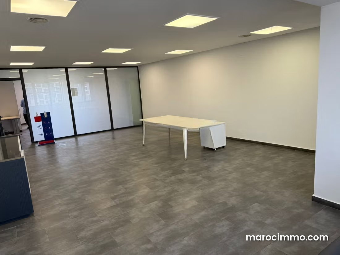 91 m² Office for Sale, C.I.L, Casablanca, Near CFC — Casablanca