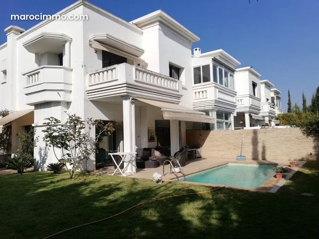 Villa avec piscine et jardin à louer, Ville verte Bouskoura — Bouskoura