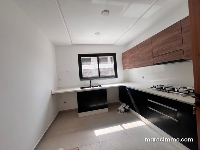 Rent a 3-bedroom apartment in Menzah. Beautiful terrace and elevator — 2
