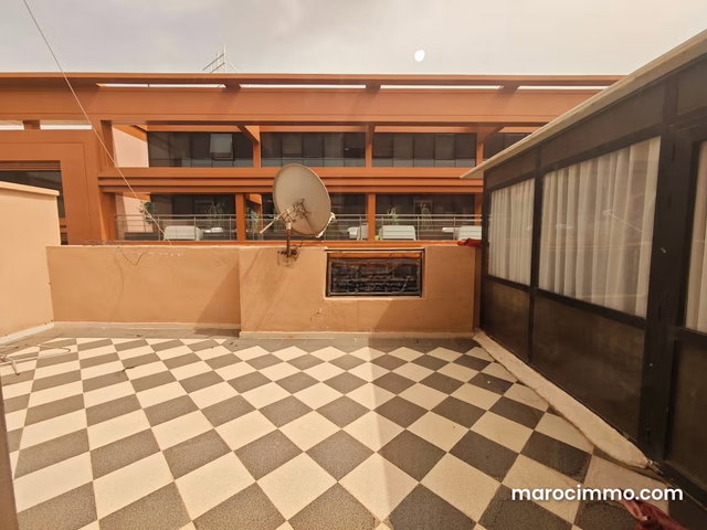 Appt de 96 M2 avec grande terrasse sud — 2