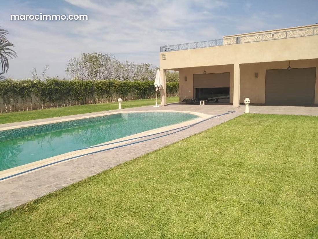 Brand-new 8-bedroom villa with large plot on the Fes Road, Marrakech — Marrakesh