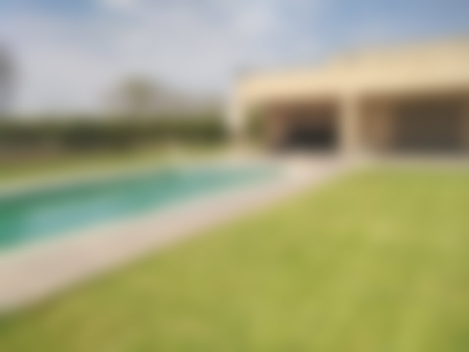فيلا فسيحة للبيع بطريق فاس في مراكش
