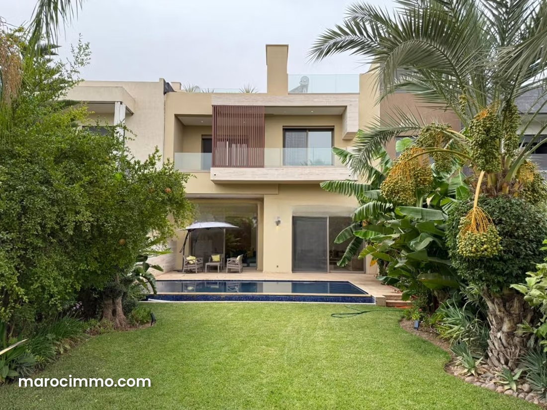350 m² Furnished Villa with Golf Views and Mature Garden, Tahanaoute Road — Marrakesh