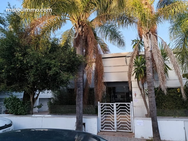 À Vendre – Villa à Raser au Cœur de Souissi — 2