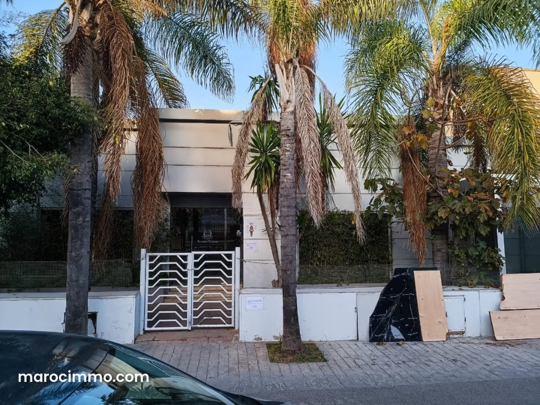 فيلا مستقلة بفرصة إعادة بناء مميزة في السويسي الرباط — الرباط