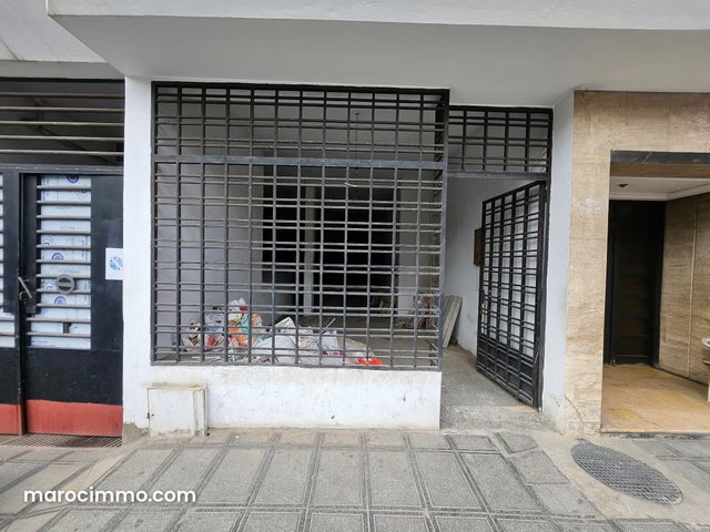 Local commercial en vente à Agdal. Superficie 182 m² — 5