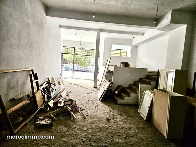 Local commercial en vente à Agdal. Superficie 182 m² — 4