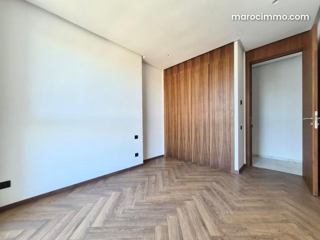 Superbe appartement à louer CFC — 4