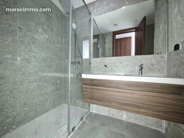 Superbe appartement à louer CFC — 5