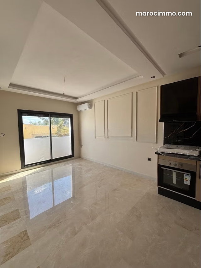 Bel appartement en location à Les Hôpitaux. 1 chambre. Antenne parabolique et sécurité — 2