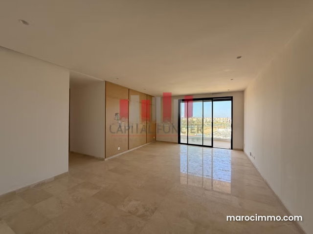 Louez cet appartement à Casablanca Finance City. Superficie 134 m². Ascenseur et stationnement — 2
