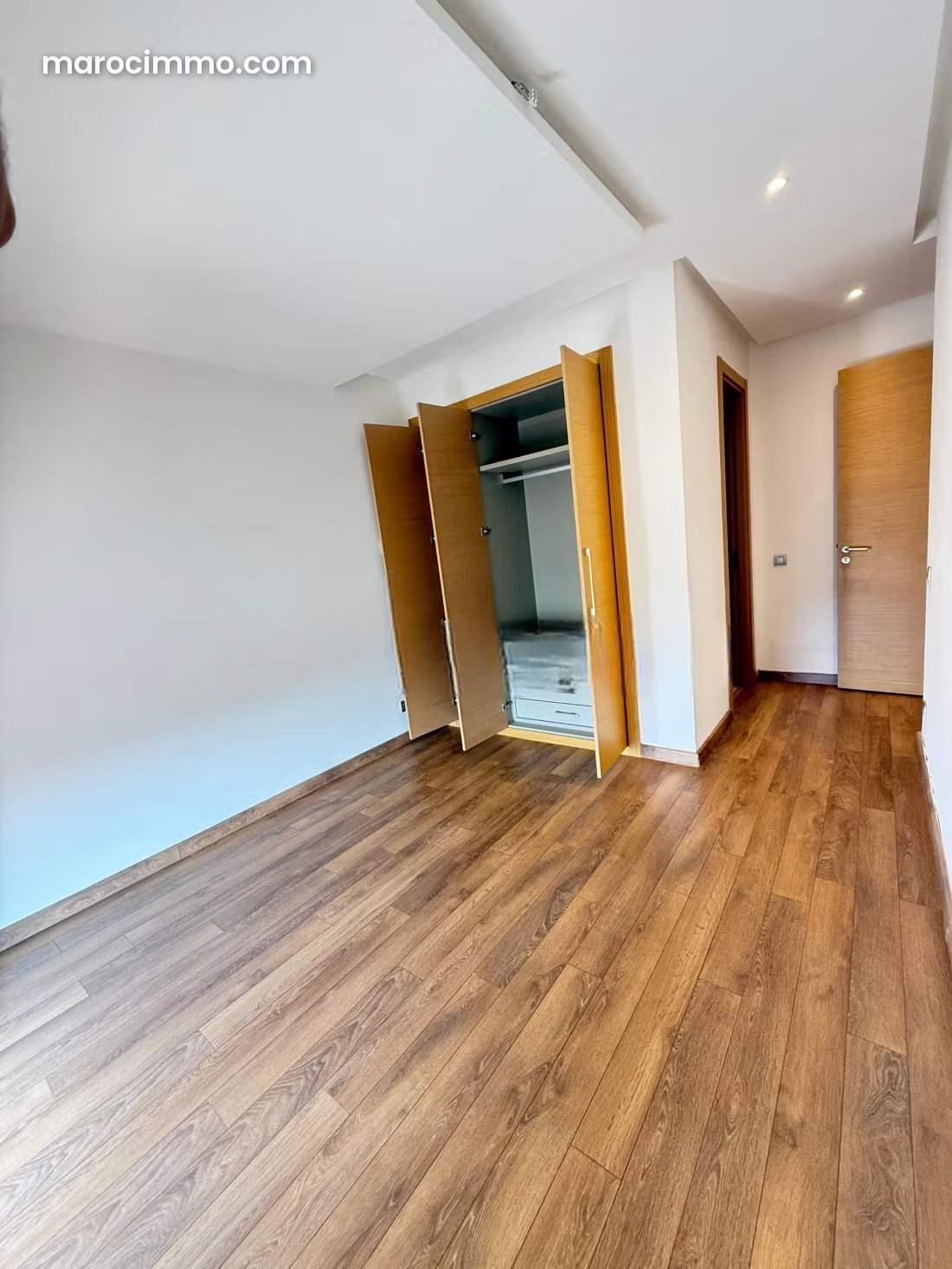 Three-Bedroom Apartment for Rent, Riyad, Rabat, Gated Residence — Rabat