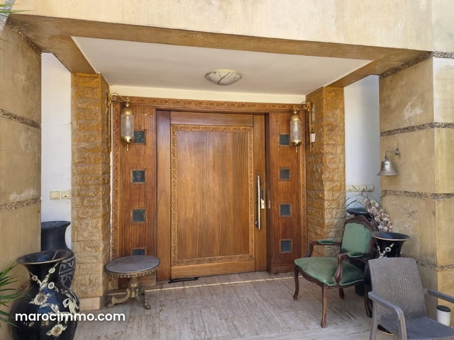 Magnifique villa à vendre à Souissi. Surface totale 1898 m². Piscine et air conditionné — 3