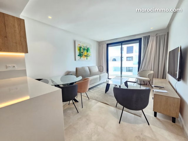 Beautiful New Furnished Studio on Upper Floor — 2