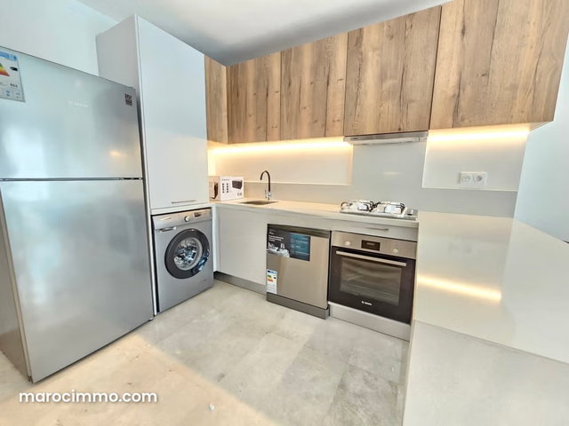 Beautiful New Furnished Studio on Upper Floor — 4