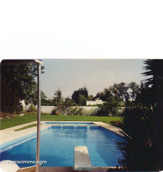 Splendide villa à vendre à Souissi. 5 chambres agréables. Cheminée, piscine — 2