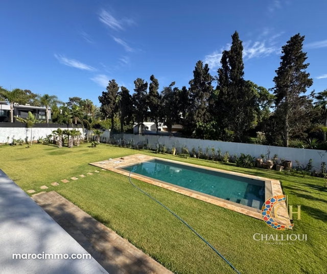 Location villa moderne — 2