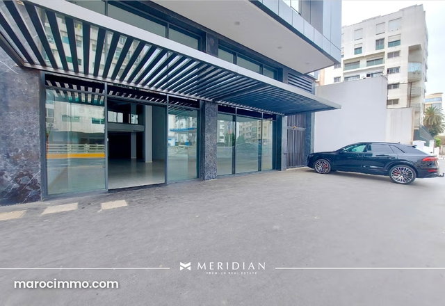 Local Commercial Neuf & Moderne de 295m² sur Blvd — 4