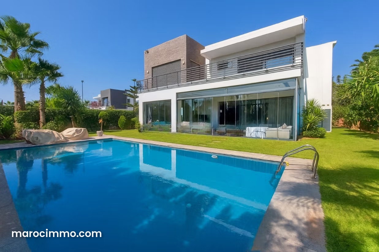 890 m² Villa with Swimming Pool for Sale in Ville Verte, Bouskoura — Bouskoura