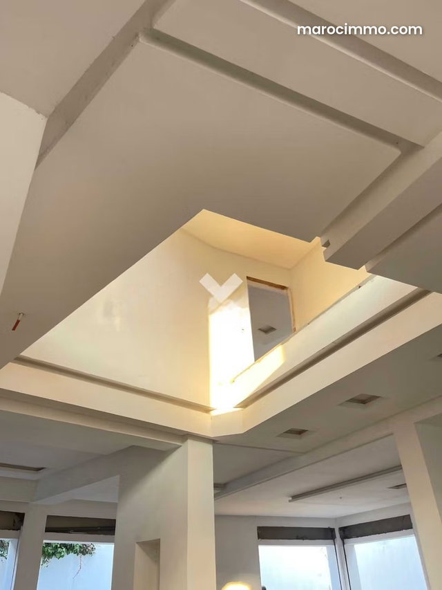 Villa à Vendre de 480.0 m² à Casablanca, Habbous — 2