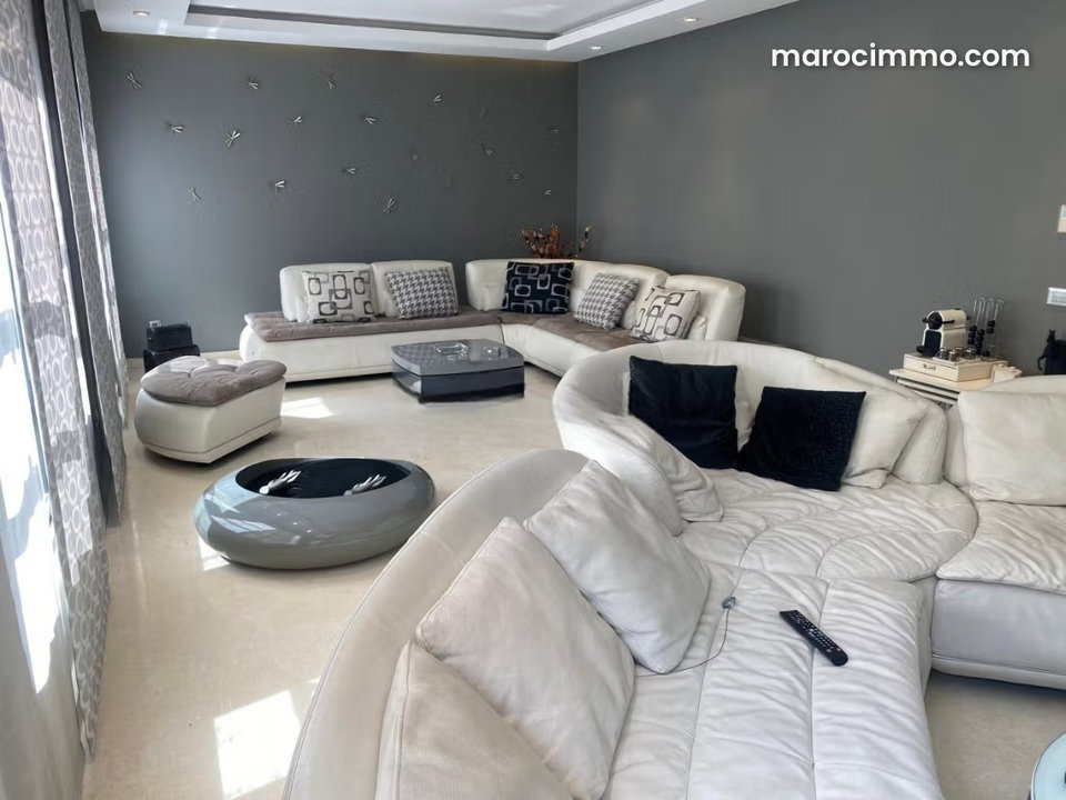 Bel appartement de 230m meublé à louer à gauthier