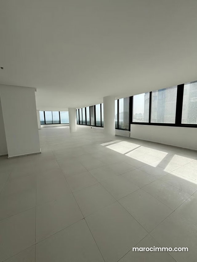 Bureau Prime Neuf 125 M² En Location Vue Mer — 3