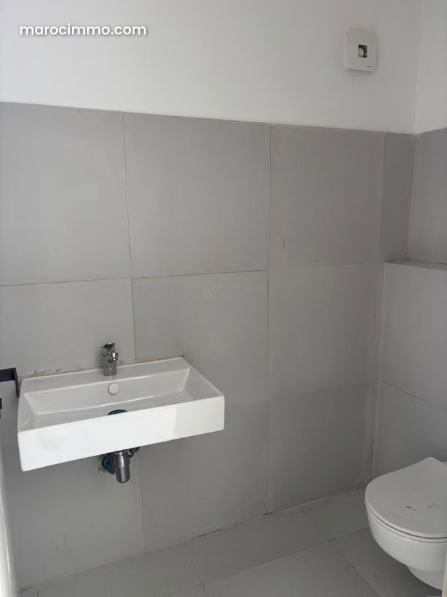 Bureau Prime Neuf 125 M² En Location Vue Mer — 5