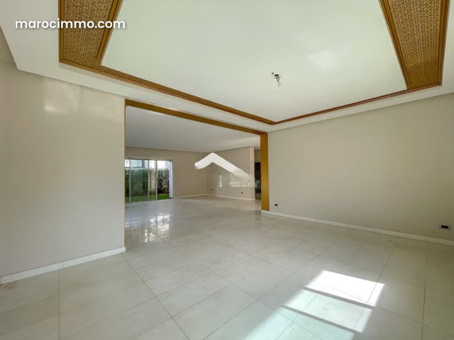 Location villa de luxe à Ain Diab. Superficie 450 m². Porte blindée, antenne parabolique — 3