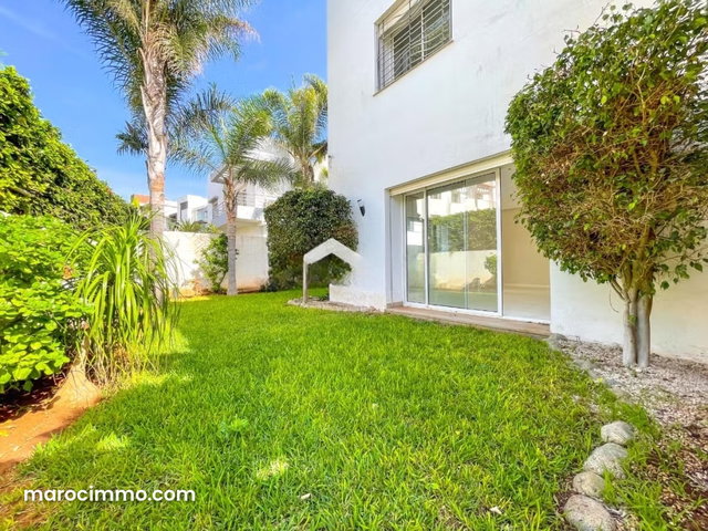 Location villa de luxe à Ain Diab. Superficie 450 m². Porte blindée, antenne parabolique — 5