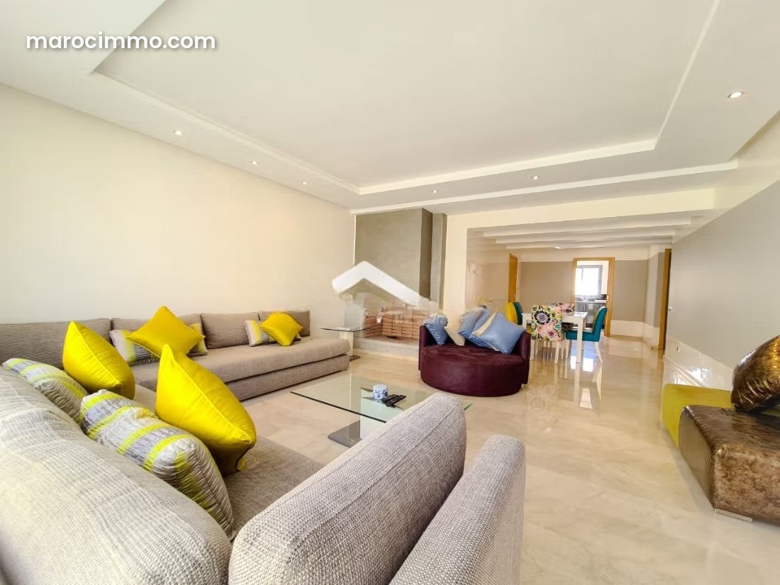 Furnished Apartment in Casablanca's Golden Triangle with Terrace — Casablanca