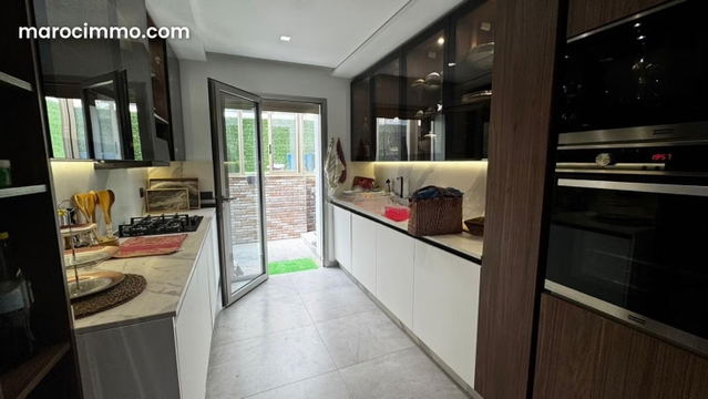 Appartement À Louer meublé sans vis à vis racine — الدار البيضاء