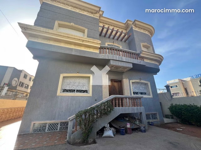 Villa à Vendre de 323.0 m² à Casablanca, Al Osra — 5