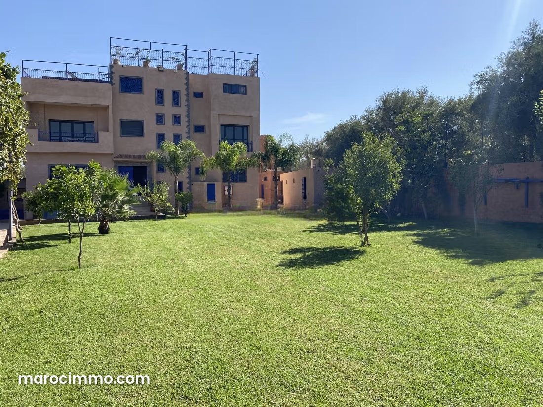 825 m² Villa with Pool and Garden, Ourika Road, Marrakech — Marrakesh
