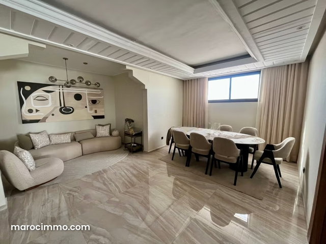Bel appartement rénové à vendre à Place Ollier, Gauthier — 2