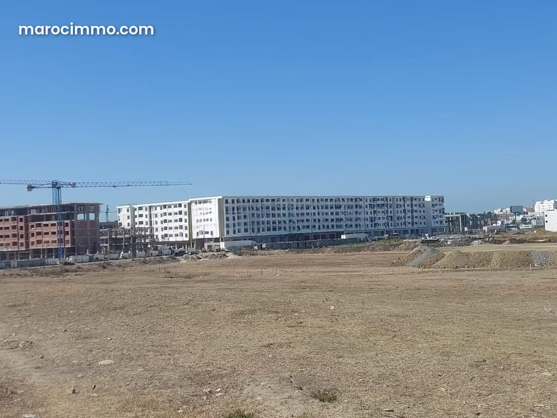 أرض استثمارية على طريق الرباط قرب مرجان طنجة — طنجة