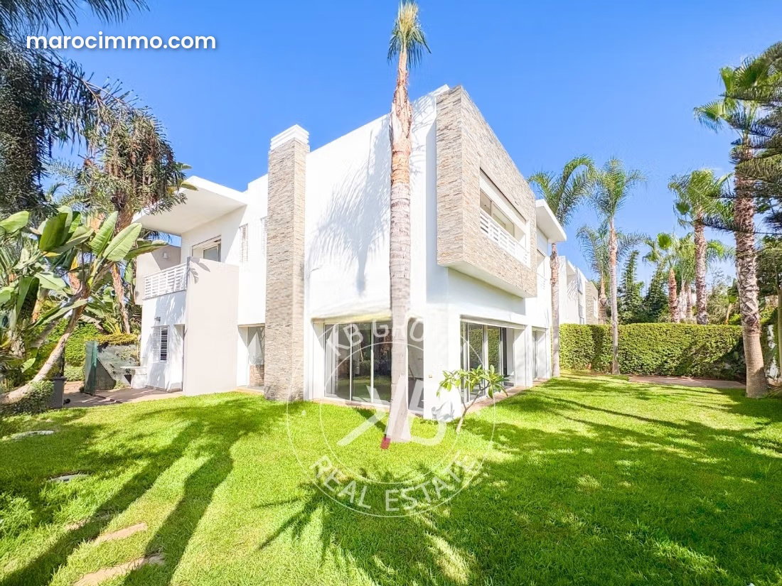 Villa 1000 m² avec jardin et service, Souissi, Rabat — Rabat