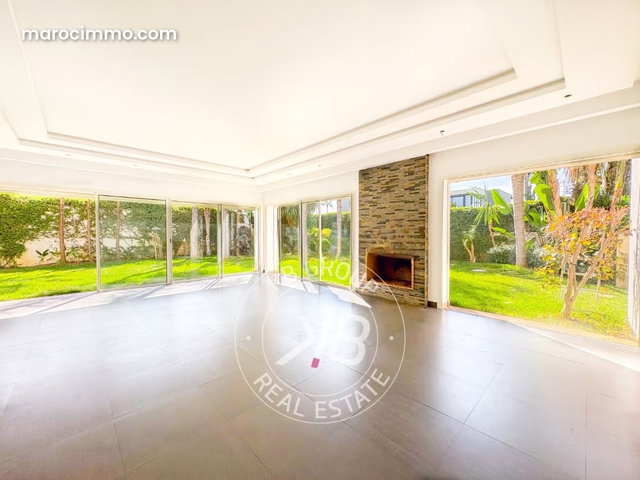 Superbe Villa à la Location — 2