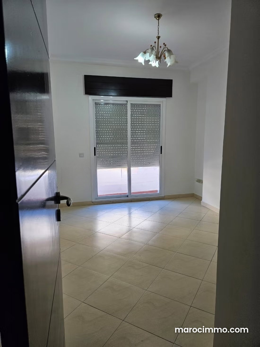 Sea-View Apartment with Terrace for Rent in the De La Plage Neighbourhood, Tangier — Tangier