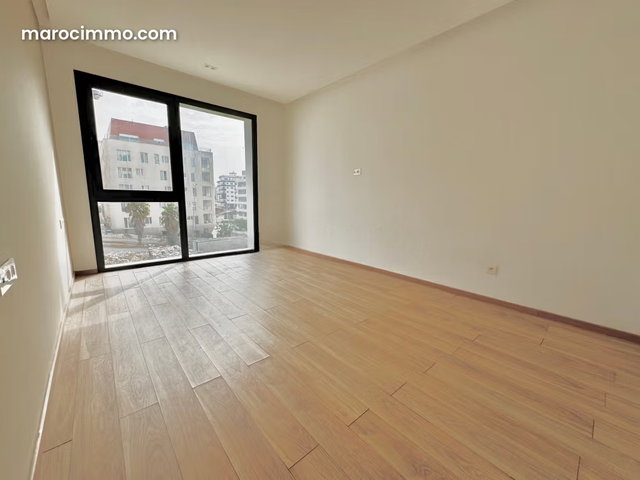 Appartement à vendre à Star Hill. Surface totale 130 m². Porte blindée et vue sur mer — 2