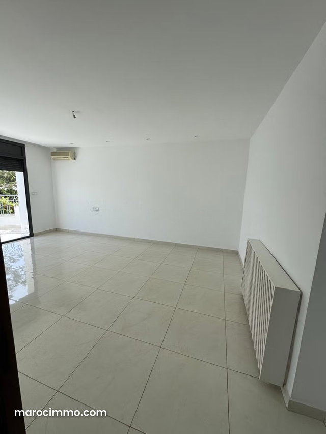 Villa bien retapé en location à Souissi — 2