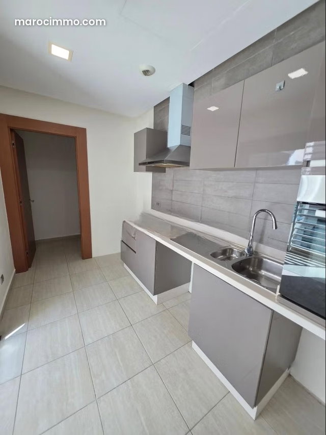 T3 vide de 99m² – 2 chambres — 4