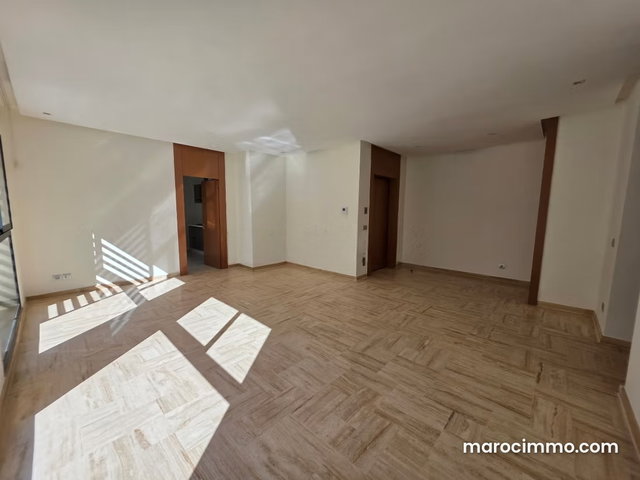 T3 vide de 99m² – 2 chambres — 2