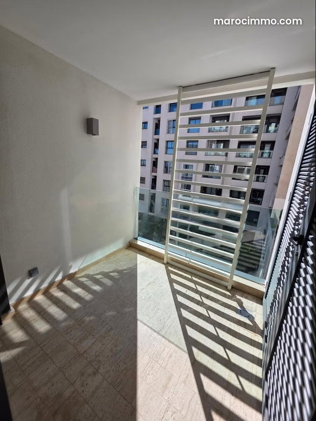 T3 vide de 99m² – 2 chambres — 5