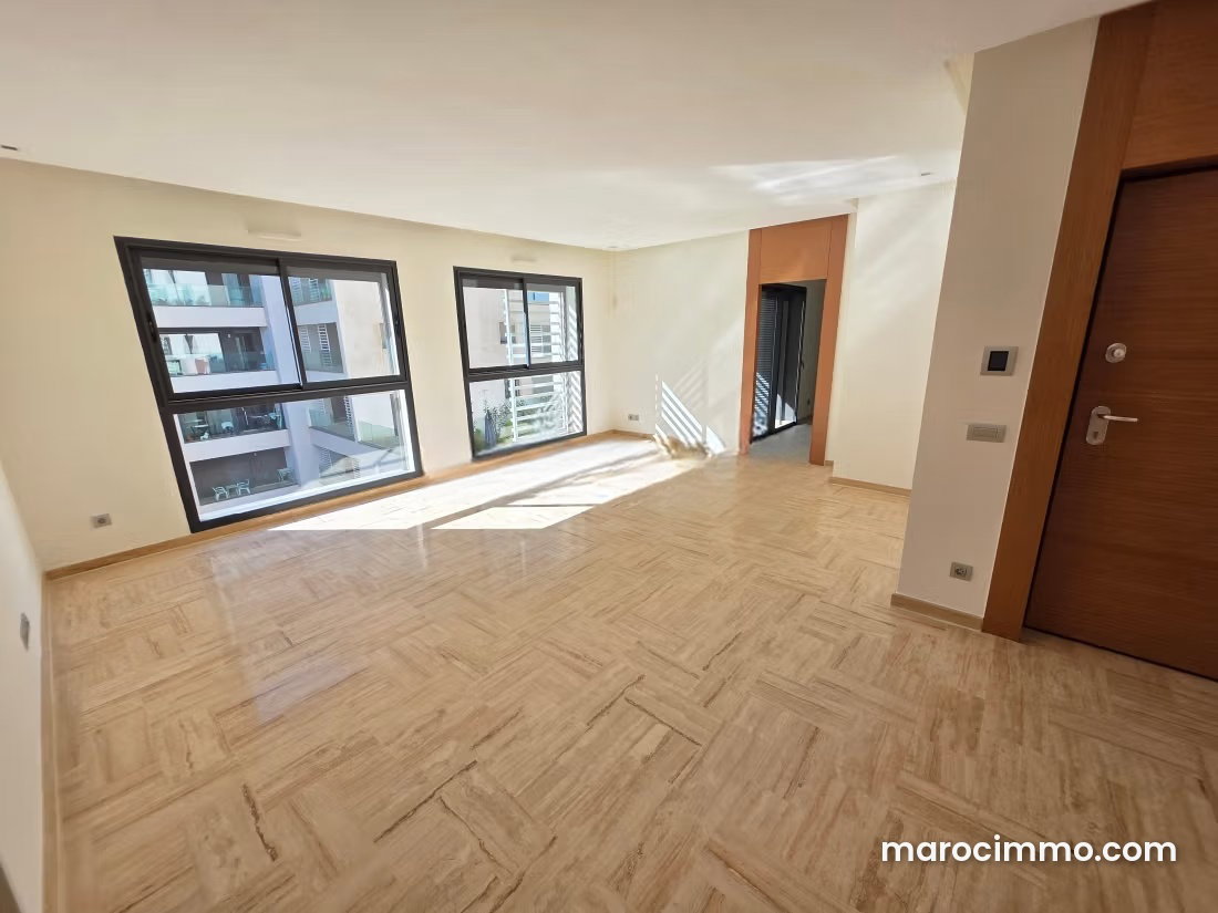 Appartement meublé avec terrasse à louer à CFC Casablanca — Casablanca